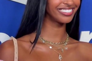 科比大女儿娜塔莉亚现身美网，优雅从容，越来越有范了